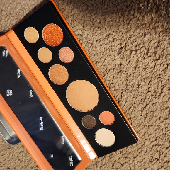 Make up revolution make up bundle new - Picture 3 of 4